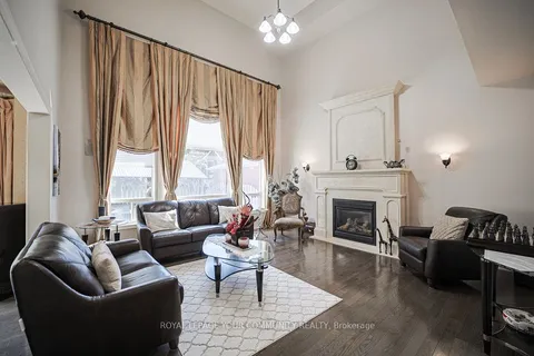 17 Sturgess Crescent, ON L1M 1J9
