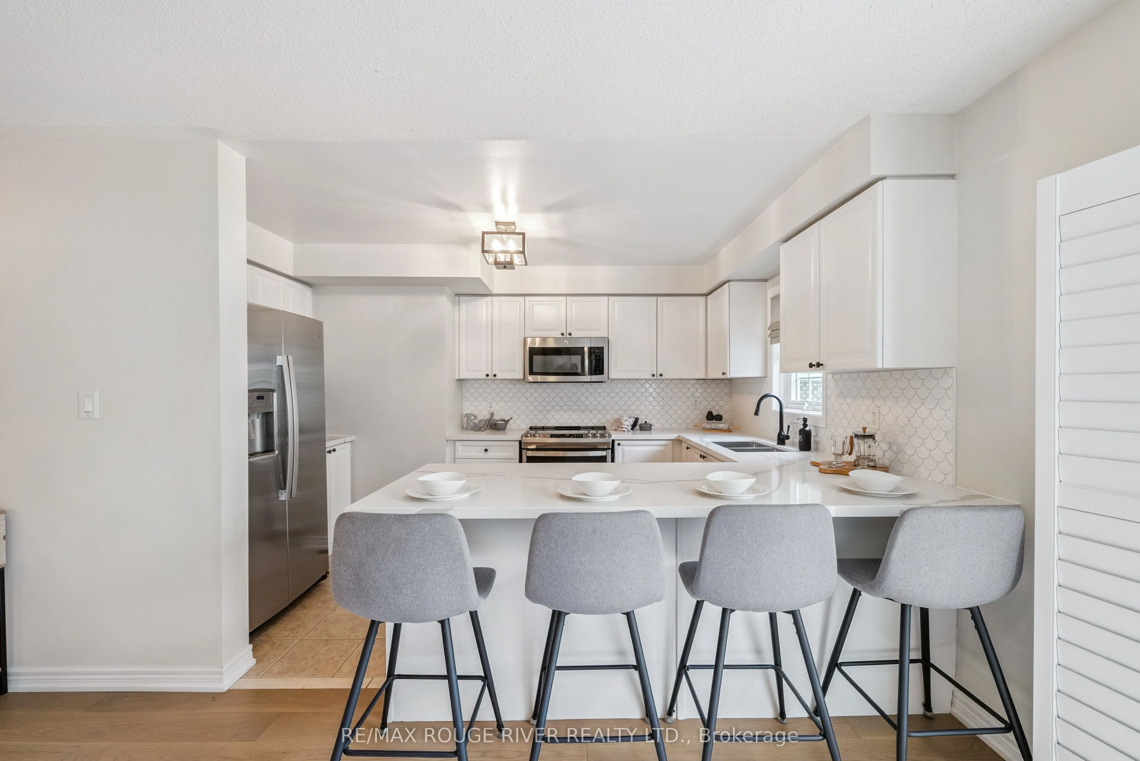 27 Barchester Crescent, ON L1M 2L7