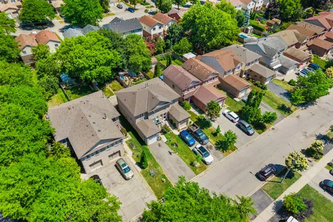 1434 Anton Square, ON L1V 5S9