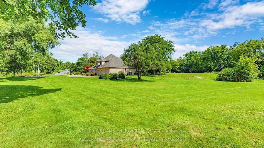 5 McNamara Court, ON L1T 4W6