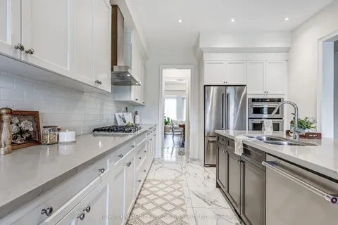 16 Beaverdams Drive, ON L1P 0C4