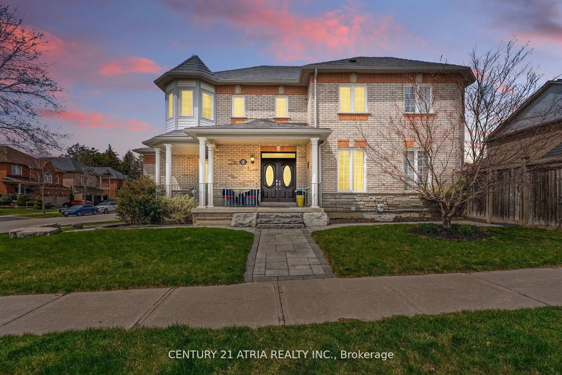 1 Carlinds Drive, ON L1R 3C2