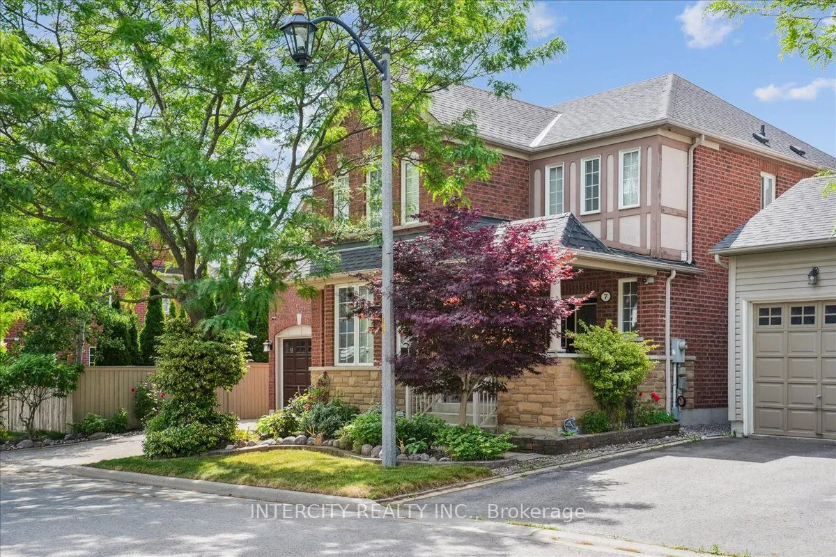 7 Butterworth Drive, ON L1T 4W8