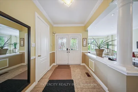 7 Butterworth Drive, ON L1T 4W8