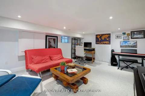 793 Woodbine Avenue, ON M4E 2J5