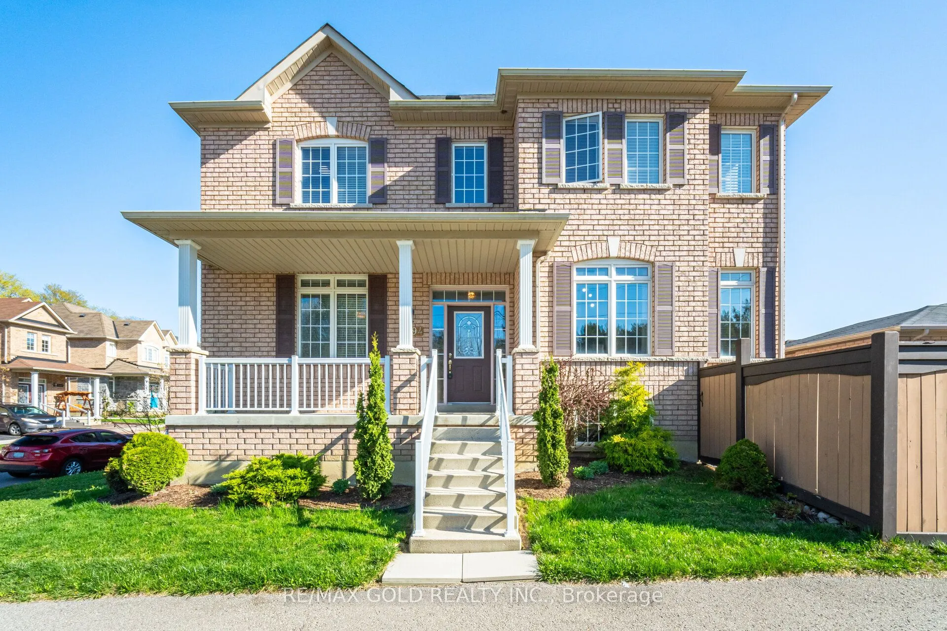 2494 Earl Grey Avenue, ON L1X 0B9