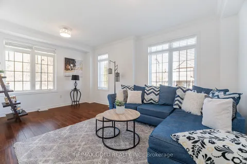 2494 Earl Grey Avenue, ON L1X 0B9
