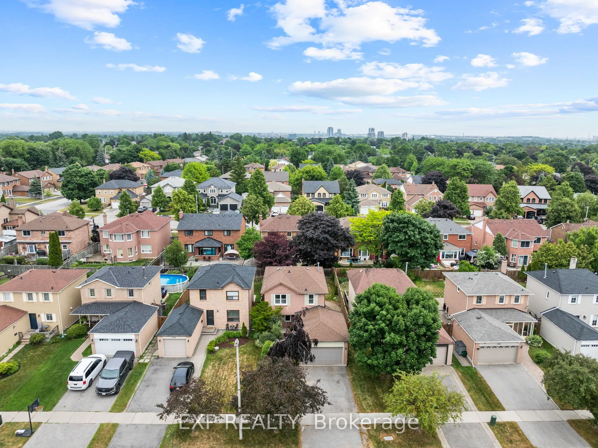 678 Beckworth Square, ON L1V 3X4