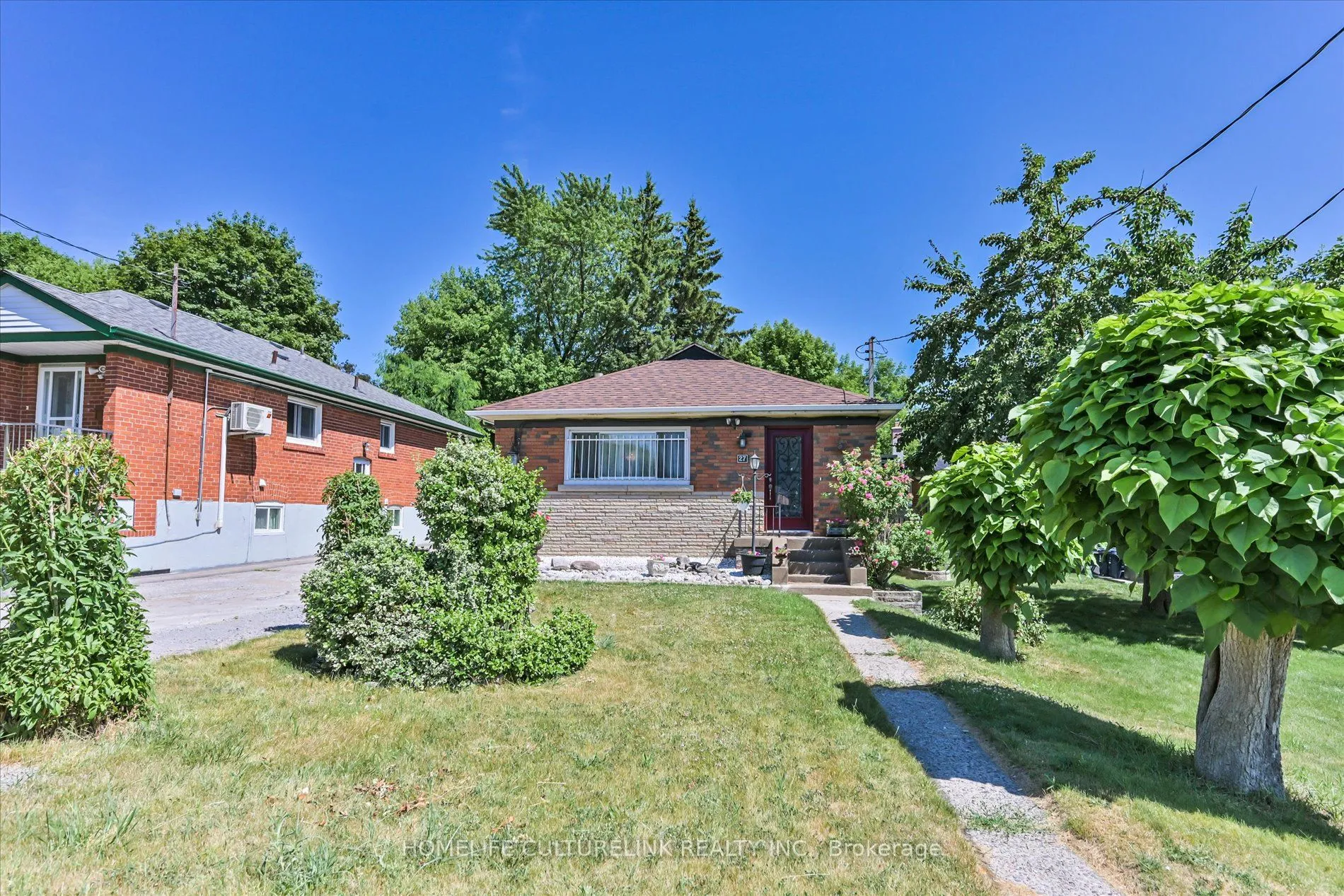 27 Anticosti Drive, ON M1J 1V4
