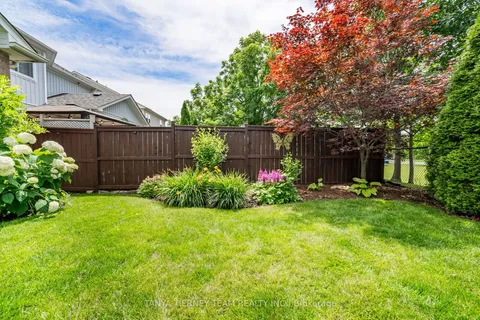 6 Penhurst Drive, ON L1M 2C8