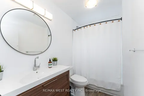 420 Kingston Road, ON M4L 1T9