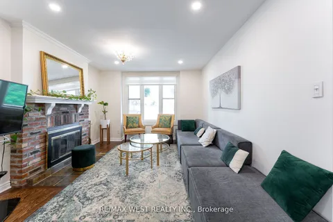 420 Kingston Road, ON M4L 1T9