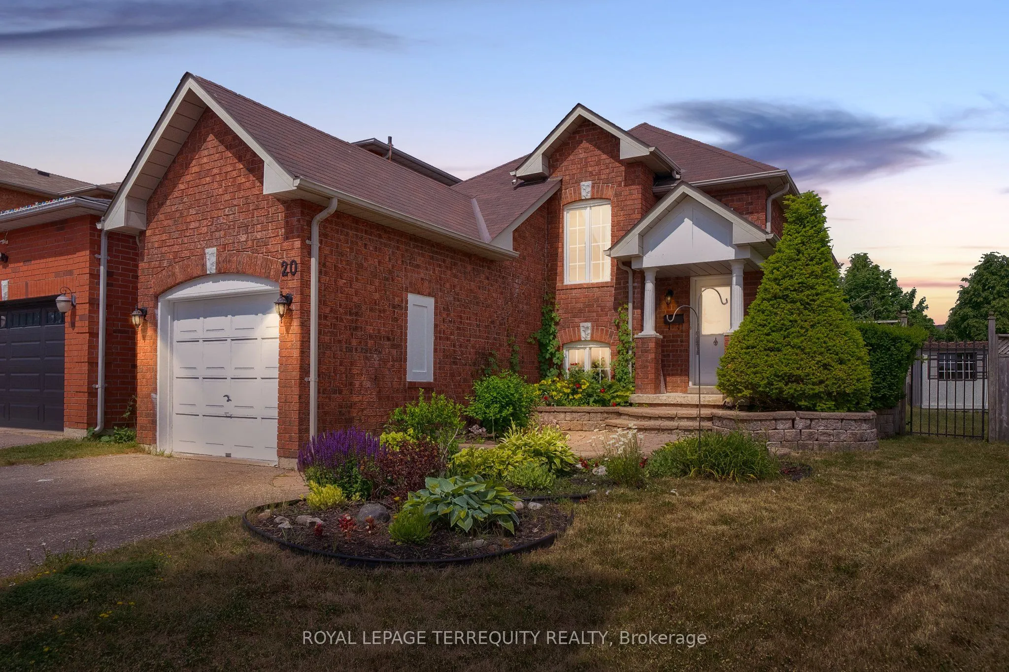 20 Abernethy Crescent, ON L1C 4Z1