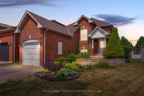 20 Abernethy Crescent, ON L1C 4Z1