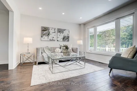 1930 Walreg Drive, ON L1G 7V9