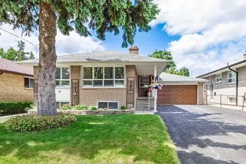 16 Mozart Avenue, ON M1K 2V9