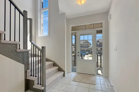 132 Robin Trail, ON L9L 1B3