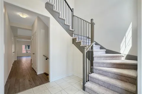 132 Robin Trail, ON L9L 1B3