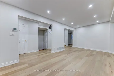 3 Milham Drive, ON L1S 7S1