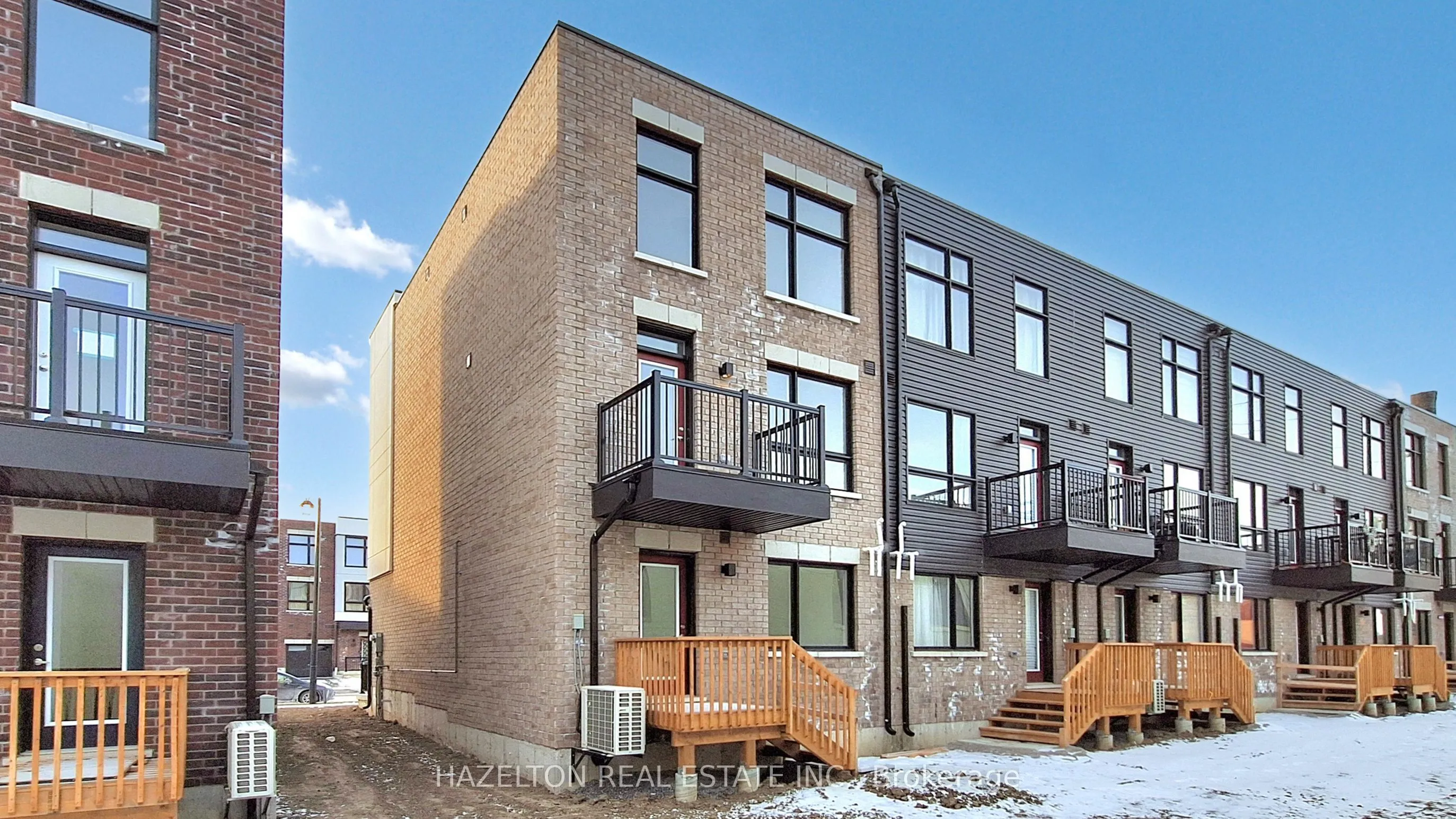11 Pegler Street, ON L1S 7M3