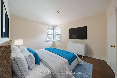 1592 Pharmacy Avenue, ON M1R 2K7