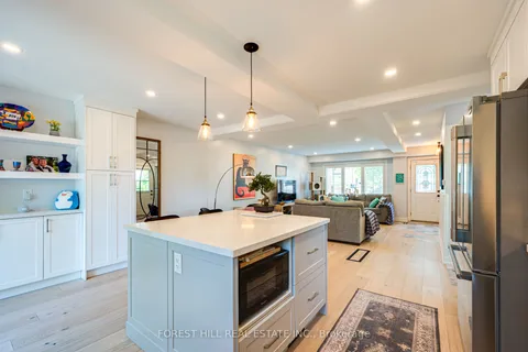 1184 Southdale Avenue, ON L1H 7Z3