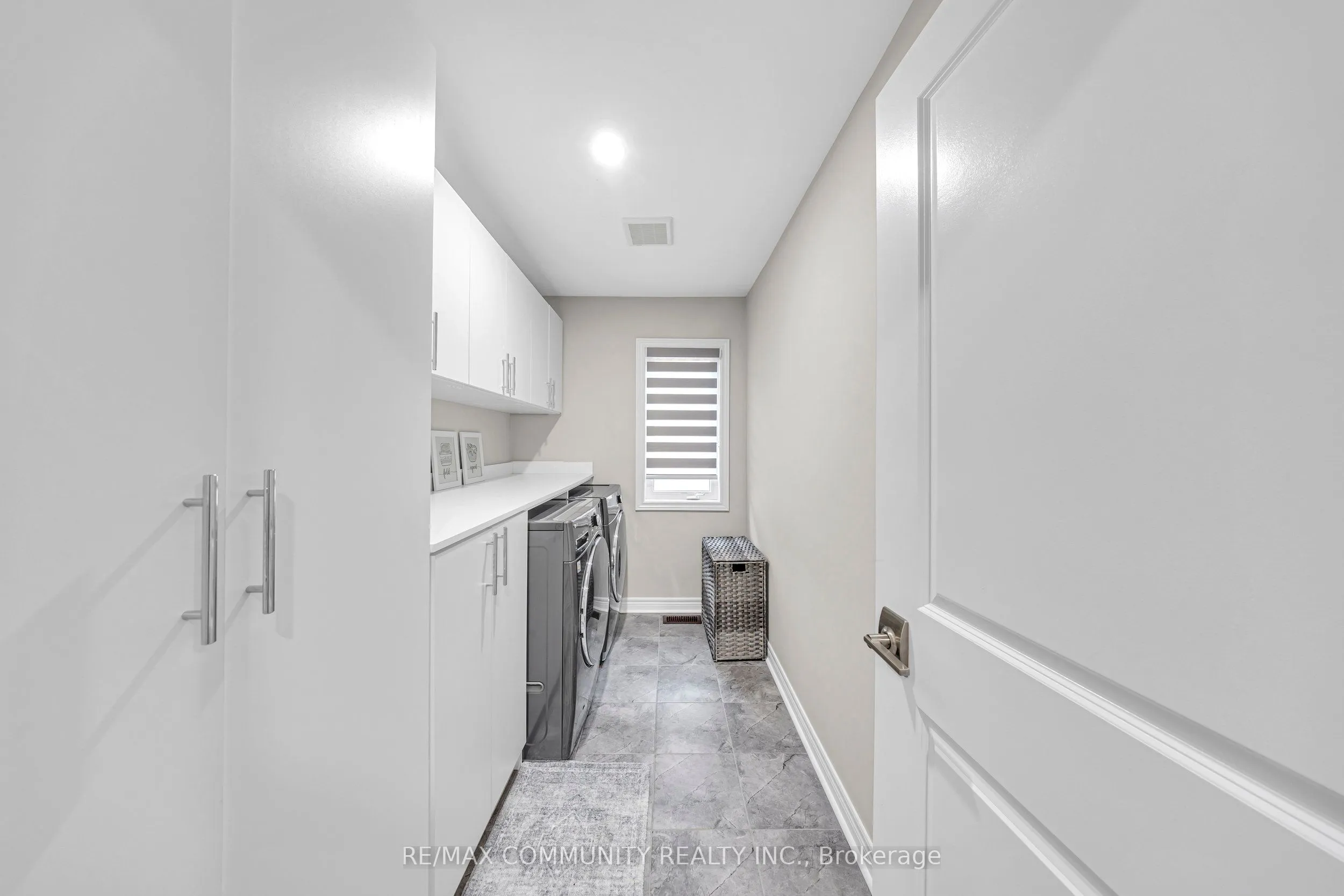 1064 Orenda Street, ON L1X 0G5