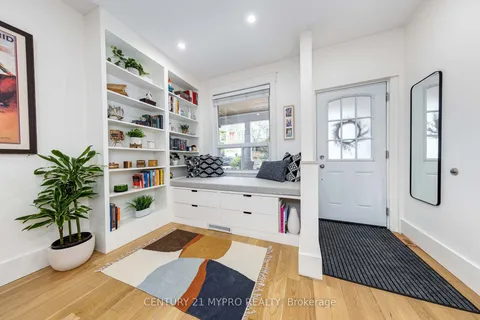 292 Highfield Road, ON M4L 2V5