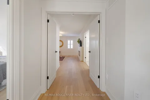 10 Sawyer Avenue, ON L1M 1C7