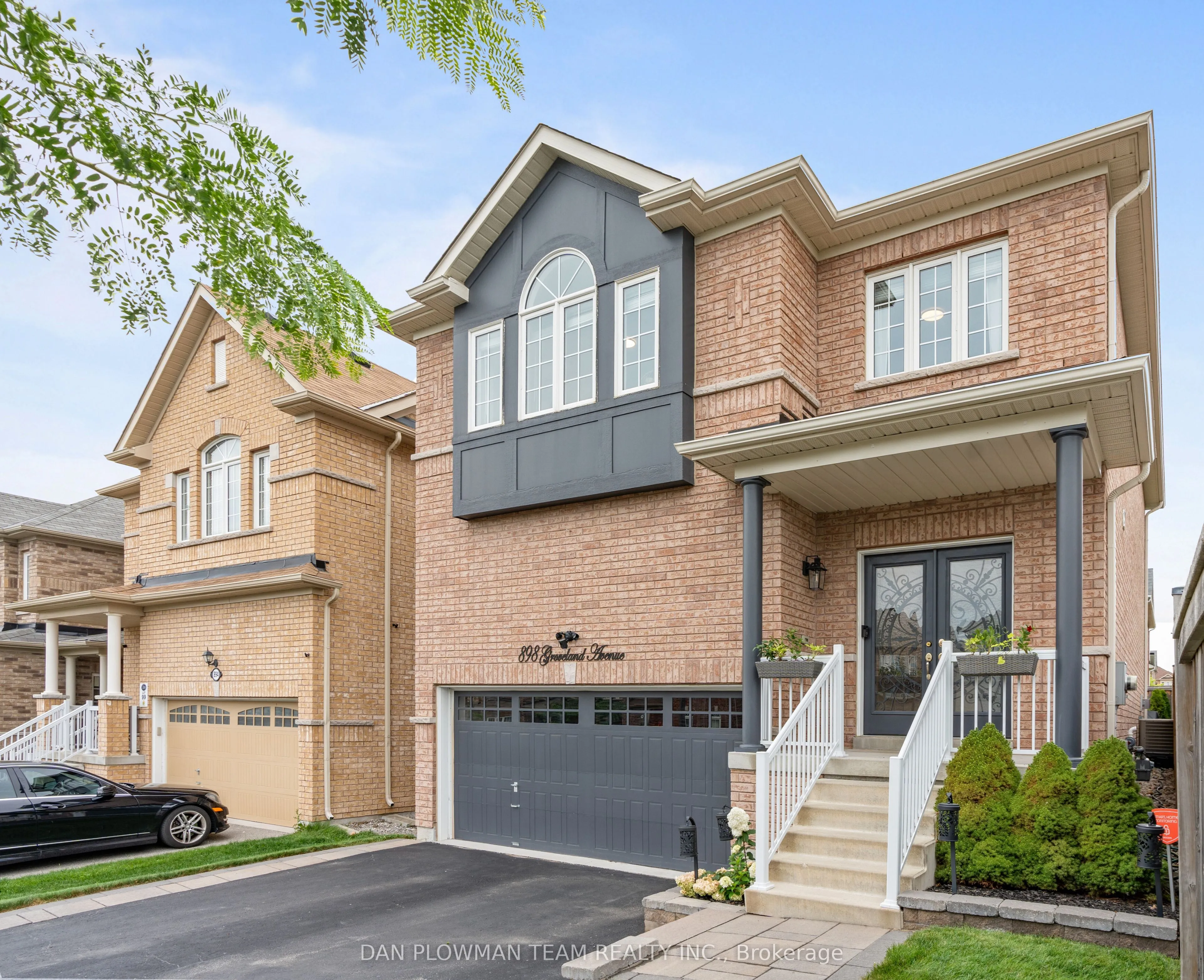 898 Groveland Avenue, ON L1K 0W1