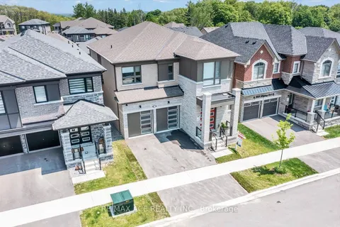 3033 Hollyberry Trail, ON L1X 0N5