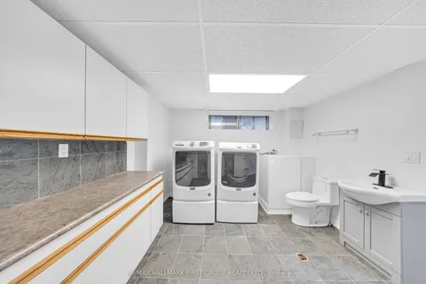 890 Briarwood Drive, ON L1K 2A6