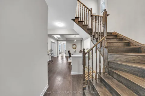 111 Fred Jackman Avenue, ON L1C 0T4
