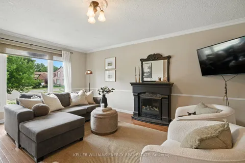 127 Castlebar Crescent, ON L1J 7B9