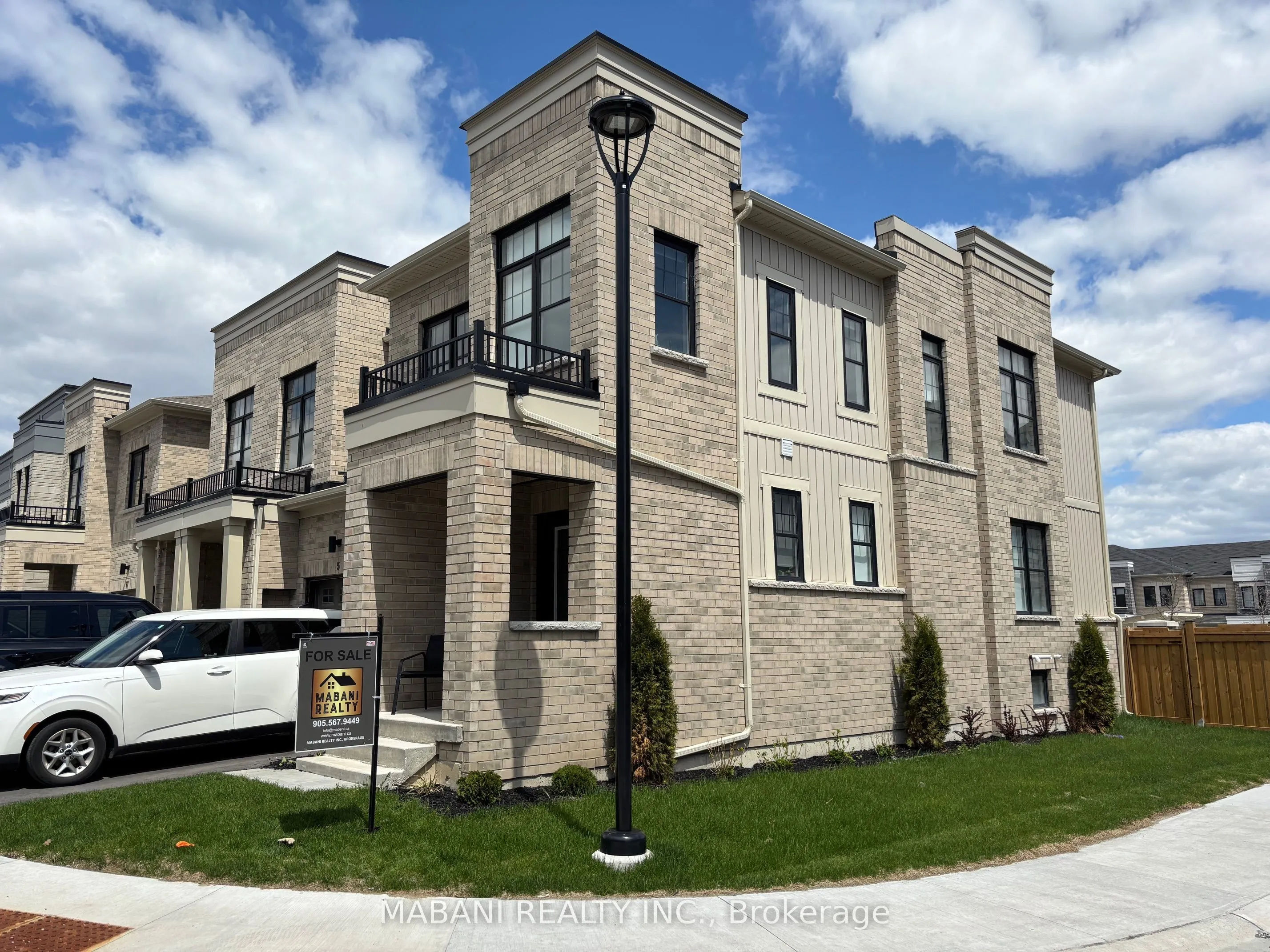 1 King George Way, ON L1C 3K7