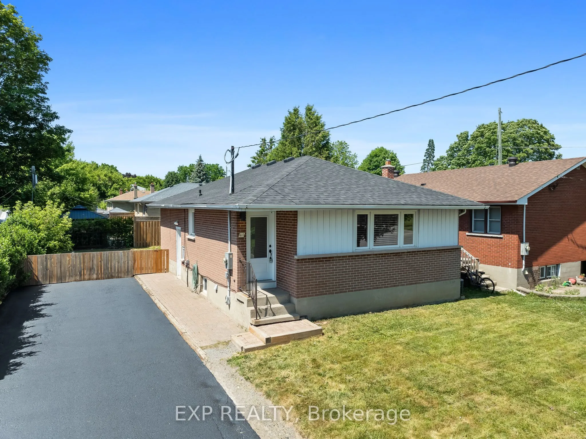 610 Shakespeare Avenue, ON L1H 3H7