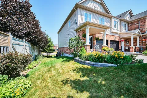 26 Lander Crescent, ON L1C 0L4