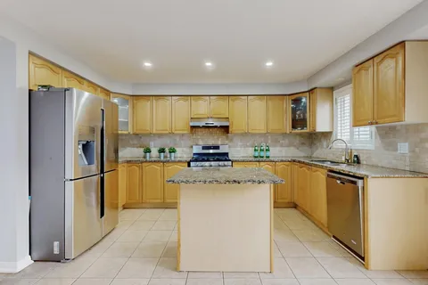 134 Medland Avenue, ON L1P 1W7