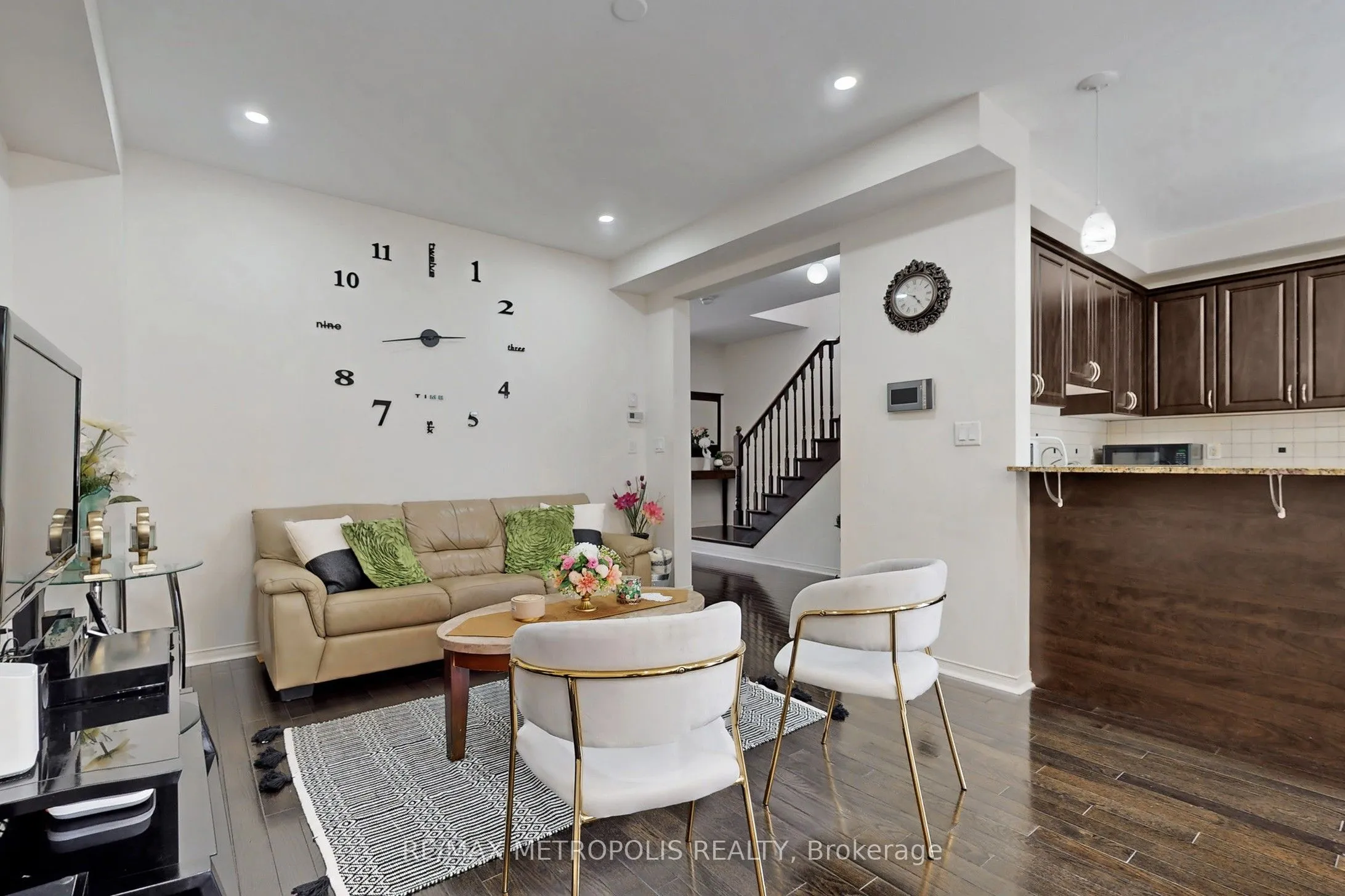 178 Angus Drive, ON L1S 5E1