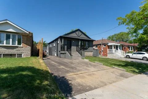 1040 Kennedy Road, ON M1P 2K6