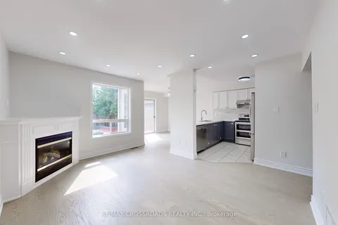 29 Regatta Crescent, ON L1N 9V2