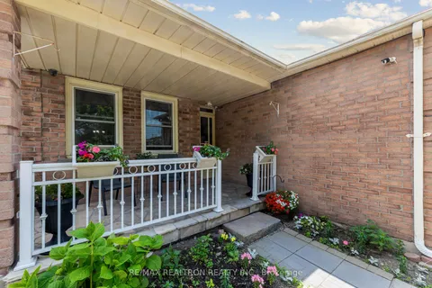 6 Gardiner Drive, ON L1S 5Z2
