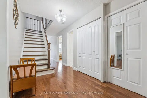 6 Gardiner Drive, ON L1S 5Z2