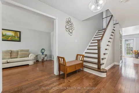 6 Gardiner Drive, ON L1S 5Z2