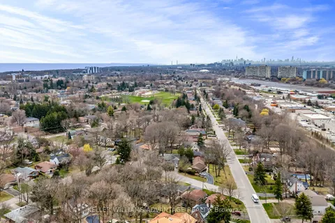 83 Allister Avenue, ON M1M 3L6