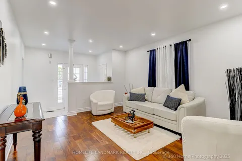 105 Warnford Circle, ON L1T 0J3
