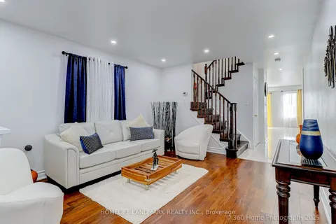 105 Warnford Circle, ON L1T 0J3