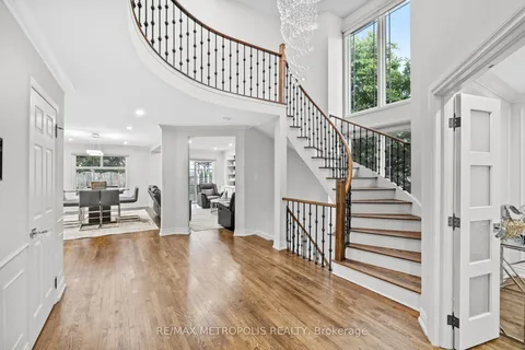 914 Sproule Crescent, ON L1K 2C8