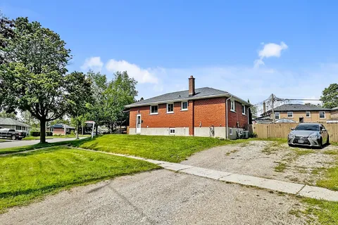 352 Phillip Murray Avenue, ON L1J 1H2