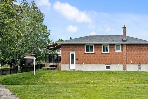 352 Phillip Murray Avenue, ON L1J 1H2